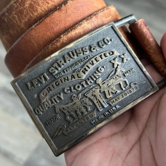 Vintage Levi Strauss & Co. Leather Belt With Belt Buckle Size 32-38 - Picture 2 of 4